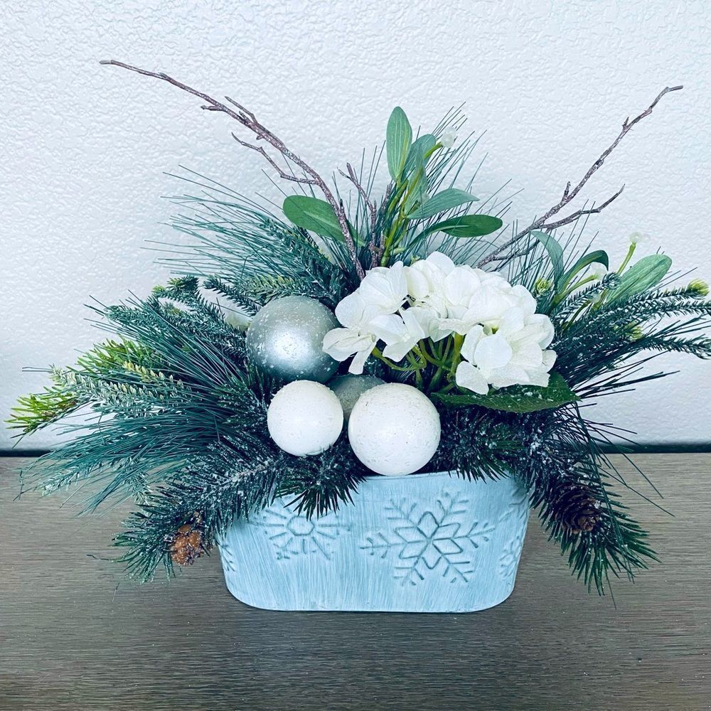 Christmas Holiday Floral Centerpiece Arrangement